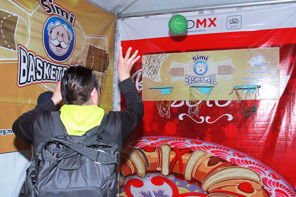 Dr. Simi, en la rosca monumental
