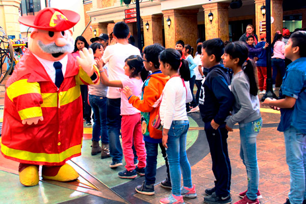 Apuesta Dr. Simi por la educación