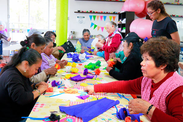 Ayudemos a los adultos mayores