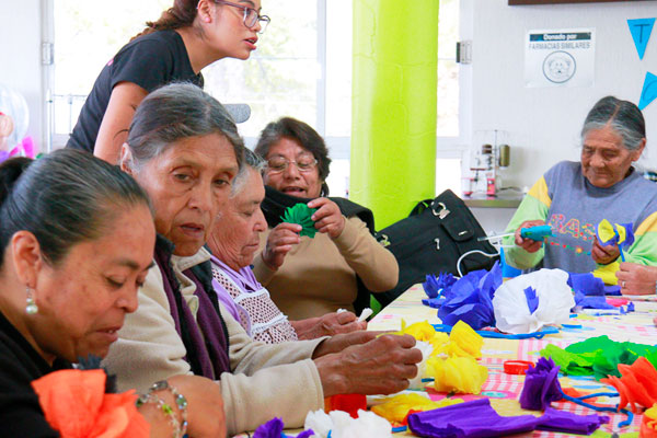 Ayudemos a los adultos mayores