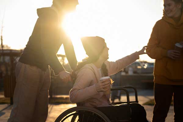 Ayuda a personas con discapacidad